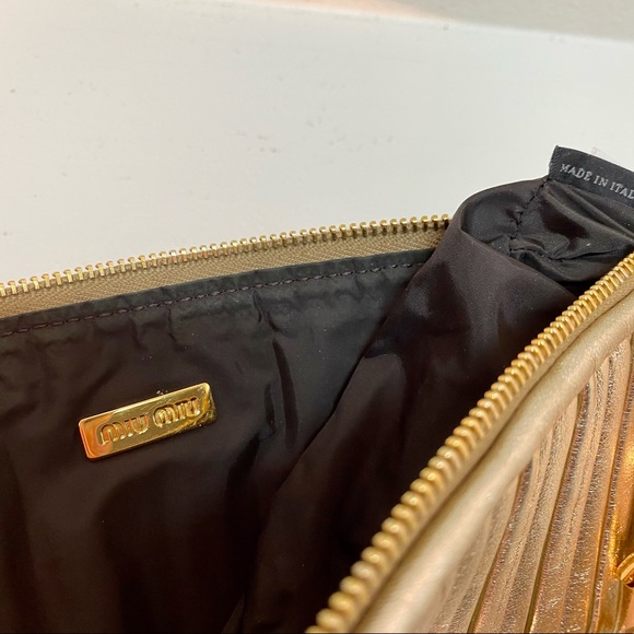 MIU MIU GOLD LEATHER LONG BUCKLE WRISTLET CLUTCH - Picture 2 of 3